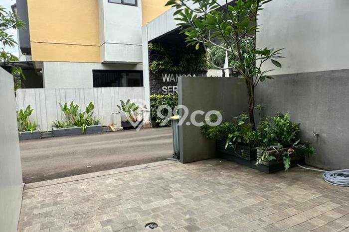 For Sale Rumah 4 Kamar Lokasi Strategis Nyaman dan Strategis di Serpong For Sale Rumah 4 Kamar Lokasi Strategis Nyaman dan Strategis di Serpong