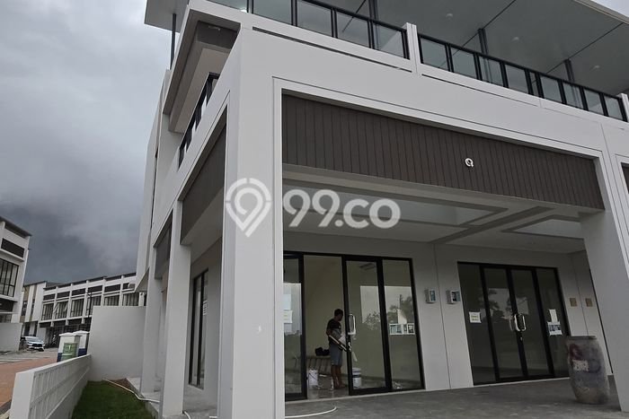Unit Ruko Disewakan di Gading Serpong di Area Ramai & Strategis Unit Ruko Disewakan di Gading Serpong di Area Ramai & Strategis