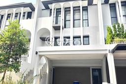 Hunian Elit LB 171m2 Siap Huni Desain Elegan di BSD, Tangerang Hunian Elit LB 171m2 Siap Huni Desain Elegan di BSD, Tangerang