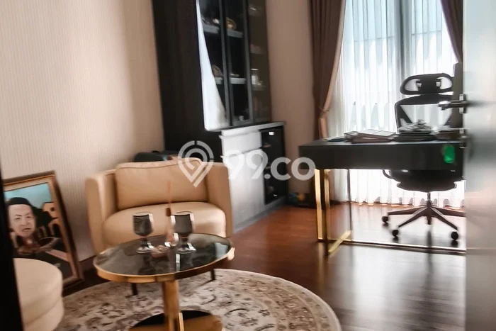 Hunian Mewah Siap Huni LT 220m2 di BSD, Tangerang Selatan Hunian Mewah Siap Huni LT 220m2 di BSD, Tangerang Selatan