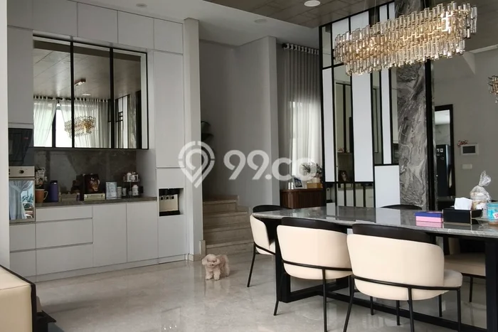 Hunian Mewah Siap Huni LT 220m2 di BSD, Tangerang Selatan Hunian Mewah Siap Huni LT 220m2 di BSD, Tangerang Selatan