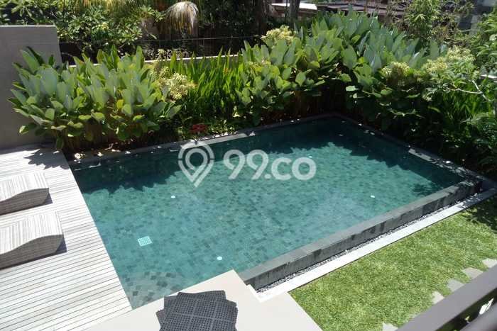 Vila di , Area 436m2m², Lingkungan Nyaman Vila di , Area 436m2m², Lingkungan Nyaman