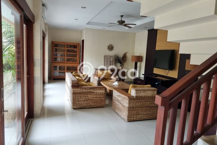 Vila Kawasan , Luas 300m2m², Cocok untuk tempat tinggal Anda Vila Kawasan , Luas 300m2m², Cocok untuk tempat tinggal Anda