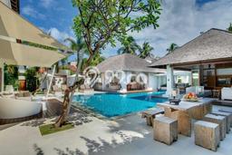 Kesempatan Investasi! Vila Kawasan , Dimensi 1050m2m², ROI Tinggi untuk bisnis Kesempatan Investasi! Vila Kawasan , Dimensi 1050m2m², ROI Tinggi untuk bisnis