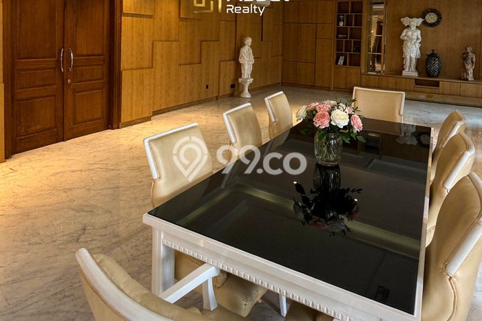 Rumah Elit LB 1100m2 Siap Huni Desain Elegan di Pondok Indah, Jakarta Selatan Rumah Elit LB 1100m2 Siap Huni Desain Elegan di Pondok Indah, Jakarta Selatan