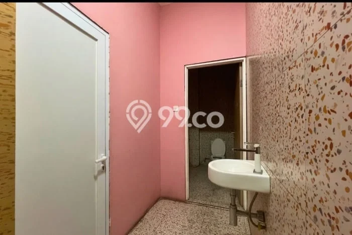 Disewakan Ruko di Kebayoran Baru Jakarta Selatan LT 300m2, LB 1500m2 Disewakan Ruko di Kebayoran Baru Jakarta Selatan LT 300m2, LB 1500m2