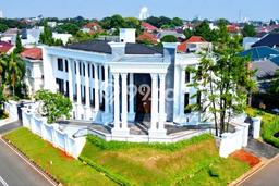 Dijual Rumah Luas Elegan Dengan View Eksklusif di Pondok Indah, Jakarta Selatan Dijual Rumah Luas Elegan Dengan View Eksklusif di Pondok Indah, Jakarta Selatan