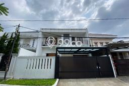 Ready to Use! Premium House LT 200m2 Desain Modern di Pondok Indah Ready to Use! Premium House LT 200m2 Desain Modern di Pondok Indah