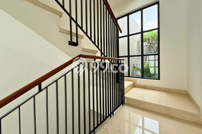 Hunian Minimalis dengan LT 250m2 & LB 750m2 Dikontrakkan di Senopati Hunian Minimalis dengan LT 250m2 & LB 750m2 Dikontrakkan di Senopati