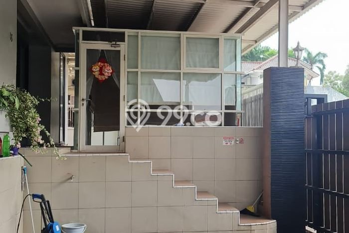 Rumah Elit LB 200m2 Siap Pakai Desain Elegan di Citraland, Surabaya Rumah Elit LB 200m2 Siap Pakai Desain Elegan di Citraland, Surabaya