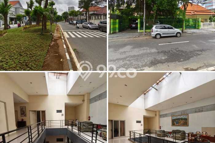 Rumah Mewah Siap Huni LT 629m2 di Genteng, Surabaya Rumah Mewah Siap Huni LT 629m2 di Genteng, Surabaya