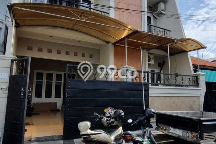 For Sale Rumah Mewah Exclusive di Gubeng, Surabaya For Sale Rumah Mewah Exclusive di Gubeng, Surabaya