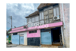 For Sale Rumah 3 Kamar Lokasi Ideal Bagus dan Strategis di Laweyan For Sale Rumah 3 Kamar Lokasi Ideal Bagus dan Strategis di Laweyan