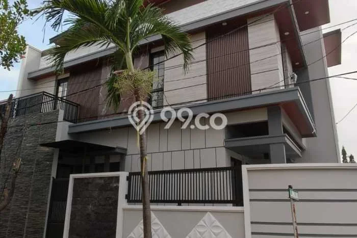 Dijual Hunian Rumah Nyaman 4 KT di Manyar, Surabaya Dijual Hunian Rumah Nyaman 4 KT di Manyar, Surabaya