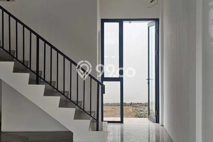 Ruko Disewakan di Area Ramai BSD, Tangerang Selatan Ruko Disewakan di Area Ramai BSD, Tangerang Selatan