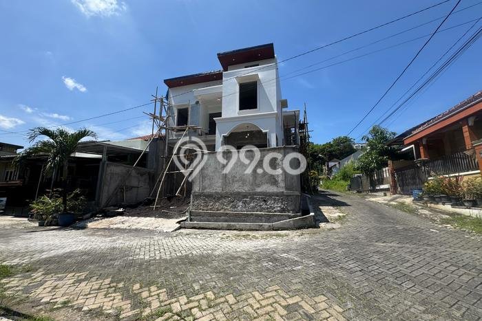 Jual Rumah Eksklusif 4 KT di Manyaran, Semarang Jual Rumah Eksklusif 4 KT di Manyaran, Semarang