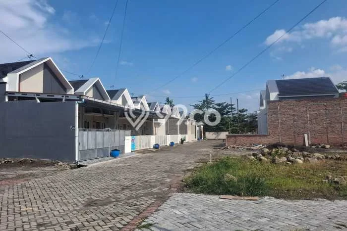 Dijual Cepat Rumah Bagus Siap Huni LB 45m2 di Pedurungan, Semarang Dijual Cepat Rumah Bagus Siap Huni LB 45m2 di Pedurungan, Semarang