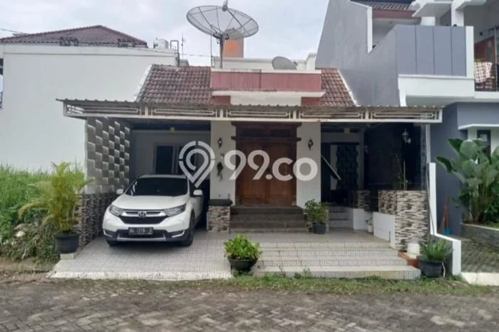Dijual Cepat Rumah Bagus Siap Huni LB 100m2 di Banyumanik, Semarang Dijual Cepat Rumah Bagus Siap Huni LB 100m2 di Banyumanik, Semarang