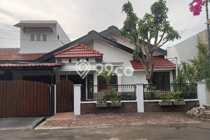 Ready to Use! Premium House LT 300m2 Desain Elegan di Kedung Baruk Ready to Use! Premium House LT 300m2 Desain Elegan di Kedung Baruk
