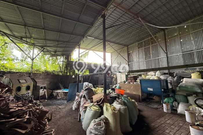 Gudang Dijual di Surabaya LT 401m2 & LB 855m2 Lokasi Terbaik! Gudang Dijual di Surabaya LT 401m2 & LB 855m2 Lokasi Terbaik!