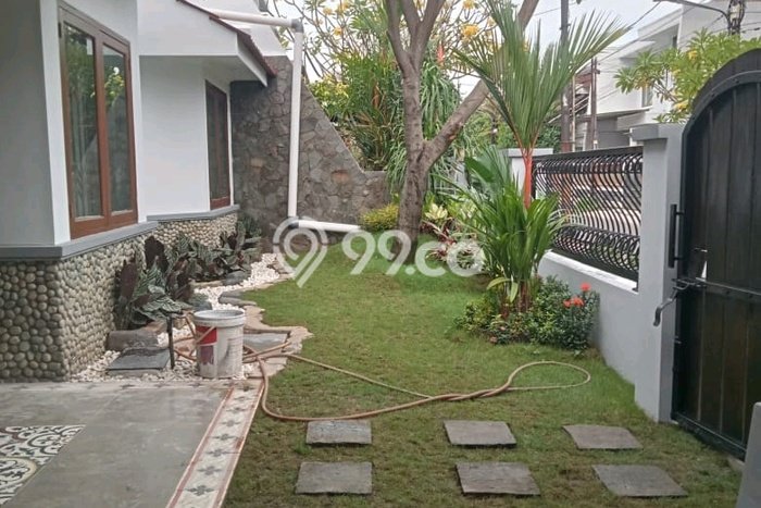 Ready to Use! Premium House LT 300m2 Desain Elegan di Kedung Baruk Ready to Use! Premium House LT 300m2 Desain Elegan di Kedung Baruk