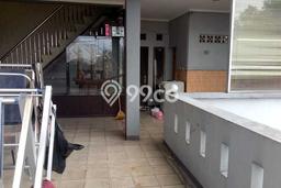 Ready to Use! Premium House LT 210m2 Desain Elegan di Taman Kopo Indah Ready to Use! Premium House LT 210m2 Desain Elegan di Taman Kopo Indah