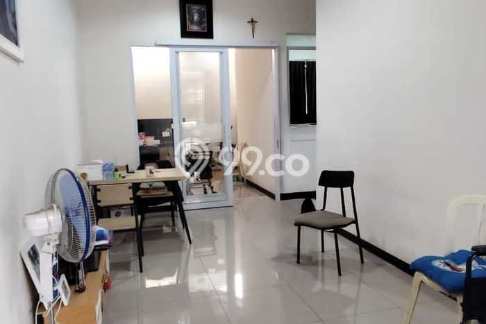 Jual Rumah Eksklusif 2 KT di Taman Holis Indah, Bandung Jual Rumah Eksklusif 2 KT di Taman Holis Indah, Bandung