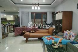 Rumah Mewah LB 160m2 Siap Huni Desain Elegan di Geger Kalong, Bandung Rumah Mewah LB 160m2 Siap Huni Desain Elegan di Geger Kalong, Bandung