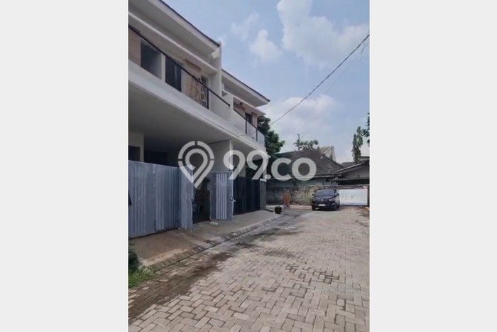 Jual Rumah Bagus Siap Huni LB 95m2 di Wiyung, Surabaya Jual Rumah Bagus Siap Huni LB 95m2 di Wiyung, Surabaya