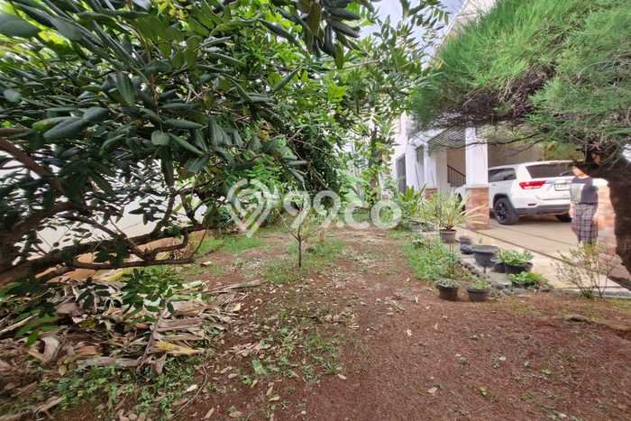 Dijual Rumah Mewah Megah Dengan View Eksklusif di Pondok Bambu, Jakarta Timur Dijual Rumah Mewah Megah Dengan View Eksklusif di Pondok Bambu, Jakarta Timur