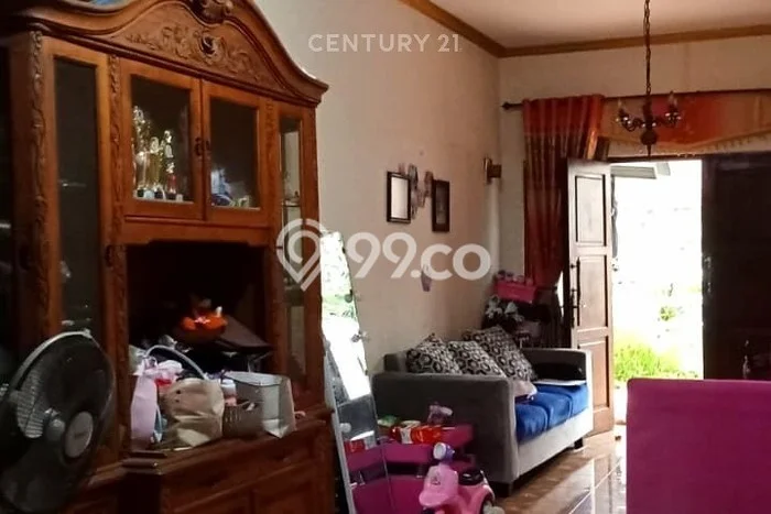 For Sale Rumah 6 Kamar Lokasi Strategis Bagus dan Strategis di Sawangan For Sale Rumah 6 Kamar Lokasi Strategis Bagus dan Strategis di Sawangan
