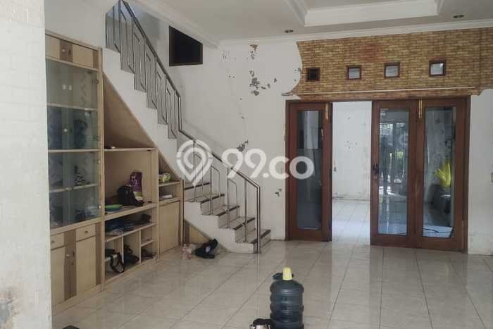 Dijual Rumah 4 Kamar Lokasi Ideal Nyaman dan Strategis di Babakan Ciparay Dijual Rumah 4 Kamar Lokasi Ideal Nyaman dan Strategis di Babakan Ciparay