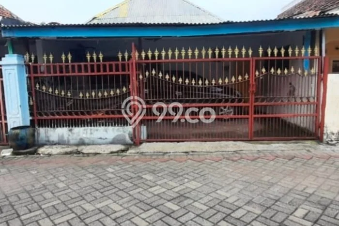 Rumah Luas Asri 6 KT Siap Huni di Surabaya Kota Surabaya Rumah Luas Asri 6 KT Siap Huni di Surabaya Kota Surabaya