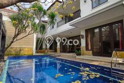 Rumah Elit LB 500m2 Siap Pakai Desain Elegan di Kemang, Jakarta Selatan Rumah Elit LB 500m2 Siap Pakai Desain Elegan di Kemang, Jakarta Selatan