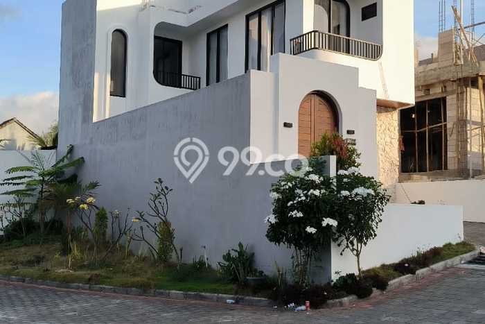 BISNIS POTENSIAL! Vila Kawasan Kuta, Luas 105m2m², Prospek Bagus BISNIS POTENSIAL! Vila Kawasan Kuta, Luas 105m2m², Prospek Bagus