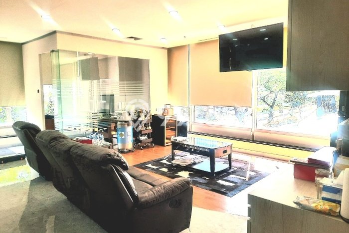 Area Ramai! Kantor Dijual di Kebayoran Baru untuk Bisnis Luas Bangunan 219m2 Area Ramai! Kantor Dijual di Kebayoran Baru untuk Bisnis Luas Bangunan 219m2