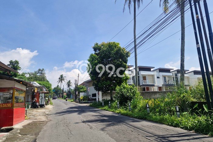 Lahan Dijual Lokasi Strategis di Sleman dengan Luas 178m2 Lahan Dijual Lokasi Strategis di Sleman dengan Luas 178m2