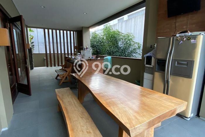Hunian Elit LB 500m2 Siap Pakai Desain Elegan di Setiabudi, Bandung Hunian Elit LB 500m2 Siap Pakai Desain Elegan di Setiabudi, Bandung