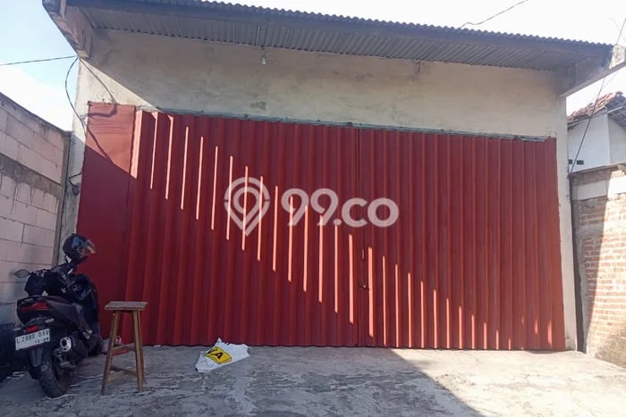 Gudang Disewa di Lakarsantri, Surabaya, LT 360m2 / LB 243m2 Gudang Disewa di Lakarsantri, Surabaya, LT 360m2 / LB 243m2
