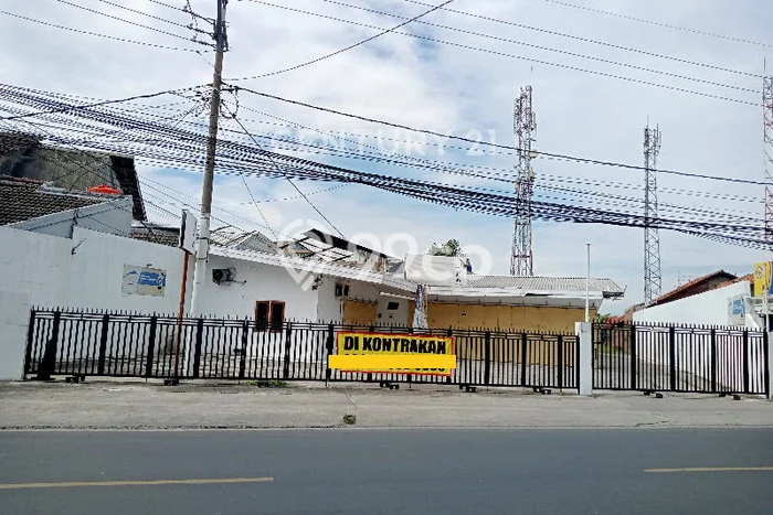 Ruko bagus disewakan di Kedawung Cirebon dengan LB 300m2 harga sewa terbaik Ruko bagus disewakan di Kedawung Cirebon dengan LB 300m2 harga sewa terbaik