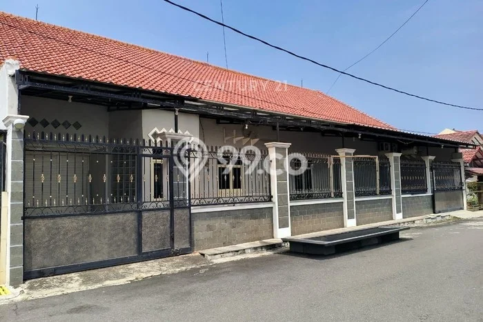 For Sale Rumah 3 Kamar Lokasi Ideal Nyaman dan Strategis di Kesambi For Sale Rumah 3 Kamar Lokasi Ideal Nyaman dan Strategis di Kesambi