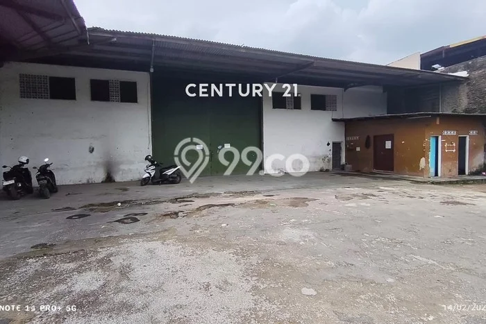 Gudang bagus disewakan di Lemahwungkuk Cirebon dengan LB 896m2 harga sewa terbaik Gudang bagus disewakan di Lemahwungkuk Cirebon dengan LB 896m2 harga sewa terbaik