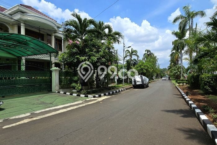 Rumah Elit Modern Tanpa Renovasi di Pondok Kelapa Jakarta Timur Rumah Elit Modern Tanpa Renovasi di Pondok Kelapa Jakarta Timur
