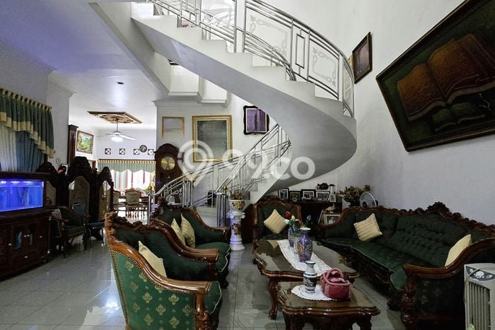Rumah Elit Modern Tanpa Renovasi di Pondok Kelapa Jakarta Timur Rumah Elit Modern Tanpa Renovasi di Pondok Kelapa Jakarta Timur