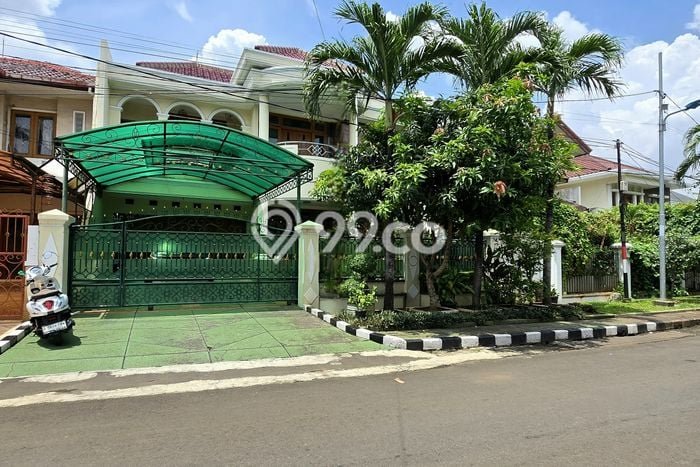 Rumah Elit Modern Tanpa Renovasi di Pondok Kelapa Jakarta Timur Rumah Elit Modern Tanpa Renovasi di Pondok Kelapa Jakarta Timur