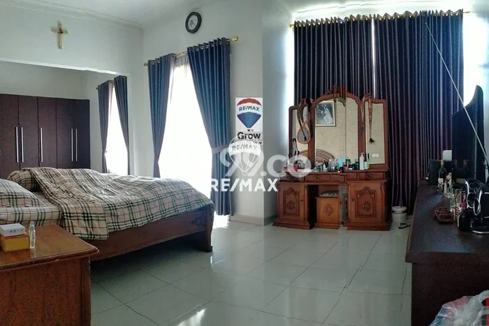 Hunian Mewah Siap Huni LT 225m2 di Kelapa Dua, Tangerang Hunian Mewah Siap Huni LT 225m2 di Kelapa Dua, Tangerang
