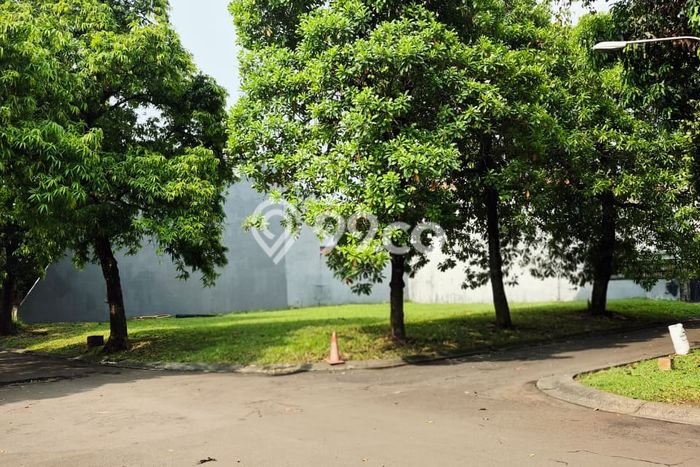 Tanah Dijual Lokasi Strategis di Tangerang Selatan dengan Luas 484m2 Tanah Dijual Lokasi Strategis di Tangerang Selatan dengan Luas 484m2