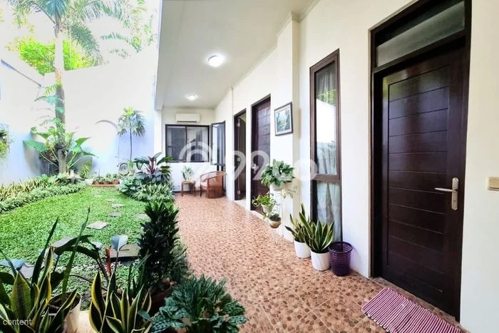 Siap Huni Hunian Elit 5 Kamar di BSD Dekat ke Mana Pun Siap Huni Hunian Elit 5 Kamar di BSD Dekat ke Mana Pun