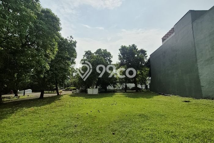 Tanah Dijual Lokasi Strategis di Tangerang Selatan dengan Luas 484m2 Tanah Dijual Lokasi Strategis di Tangerang Selatan dengan Luas 484m2