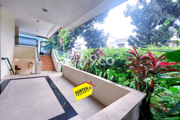 Rumah Luxury Modern Tanpa Renovasi di Pondok Indah Jakarta Selatan Rumah Luxury Modern Tanpa Renovasi di Pondok Indah Jakarta Selatan